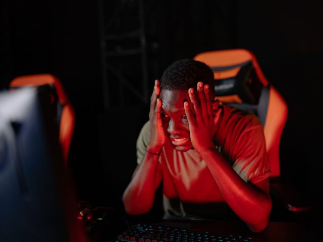 Répercussions du stress sur le jeu vidéo compétitif